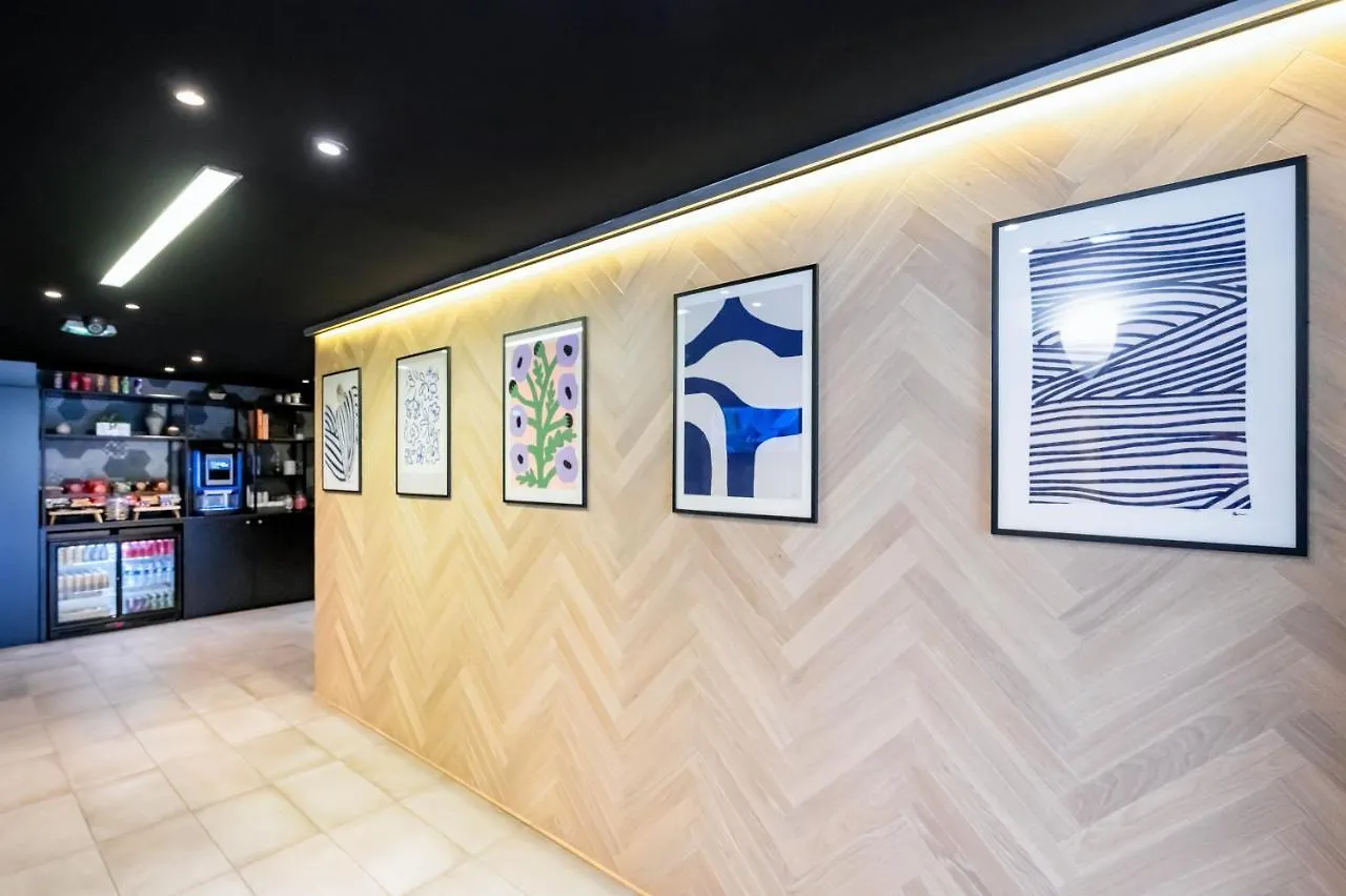Staycity Aparthotels Paris Gare De L'Est